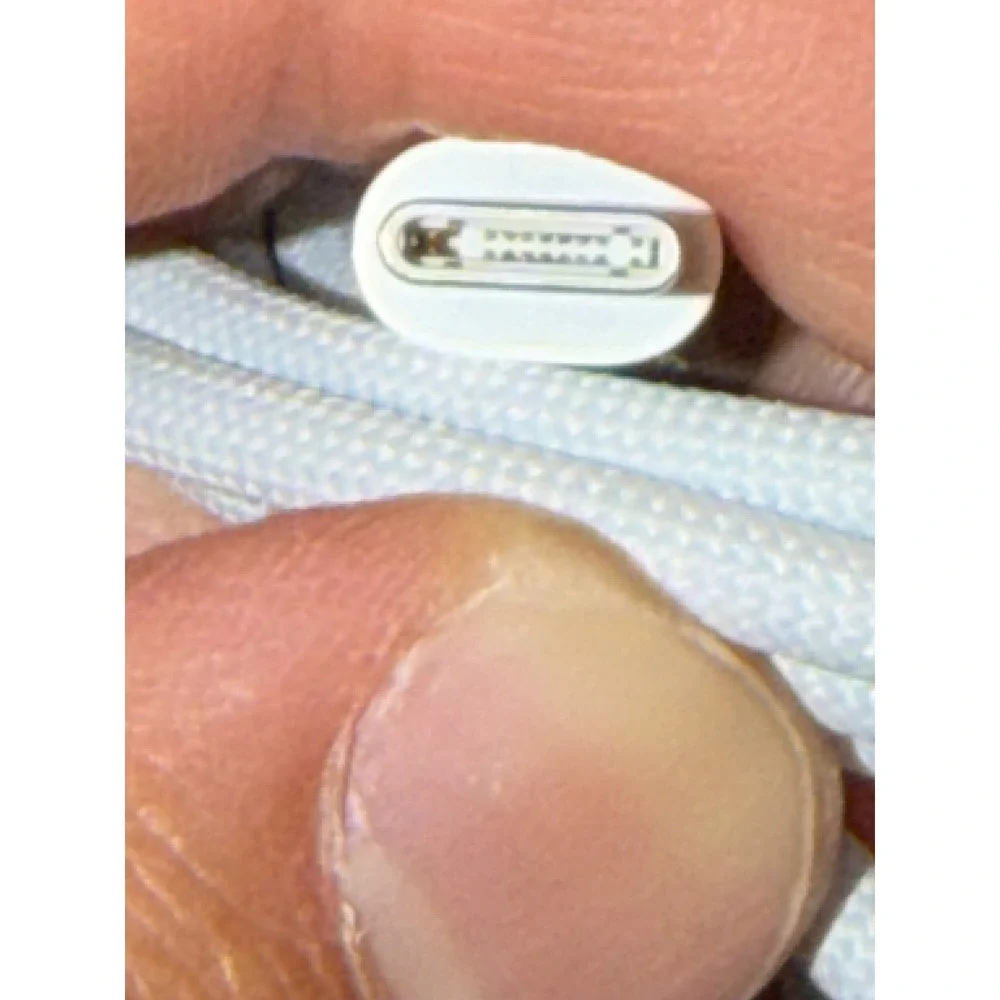 Apple USB-C to MagSafe 3 Cable 2m White Braided Charging Cord MLYV3AM/A